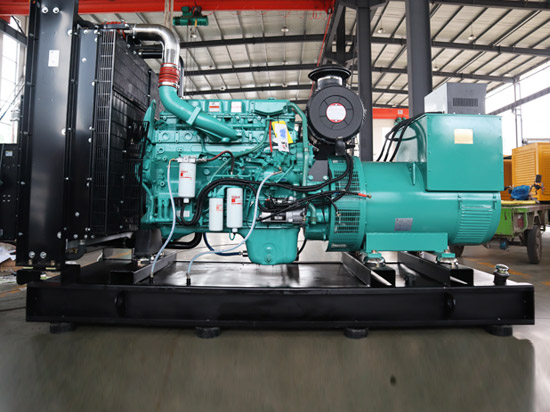 220KW東風康明斯發電機(jī)組 220KW東風(fēng)康明斯發(fā)電機組